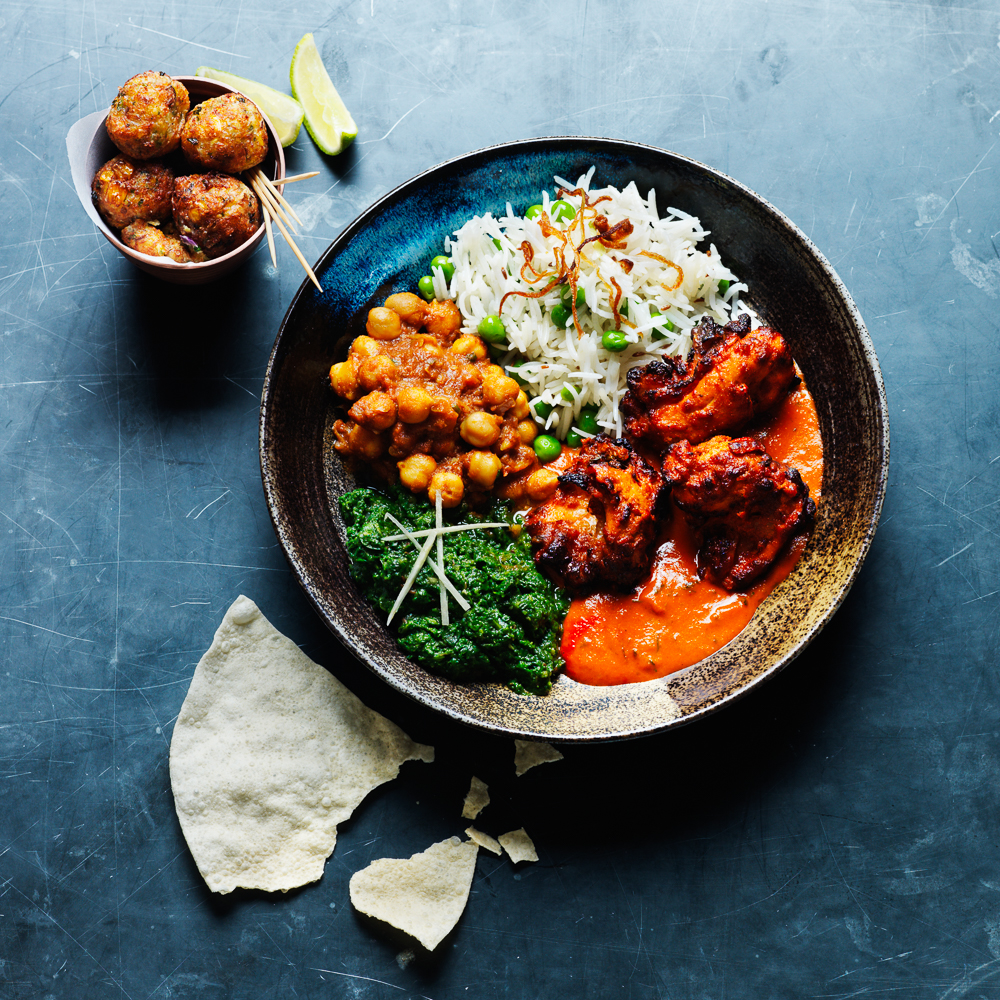 Photograph of fixed price lunch Curry with poppadom.