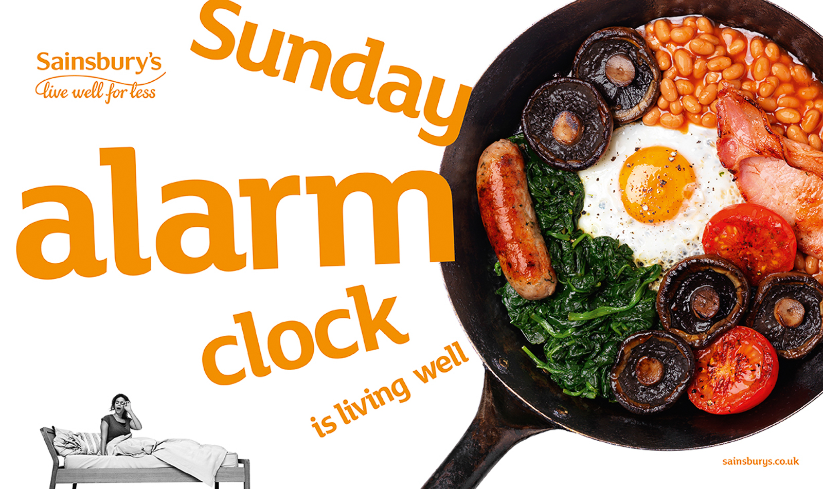 Photograph of a frying pan of full English breakfast