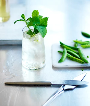 Pea cocktail with mint