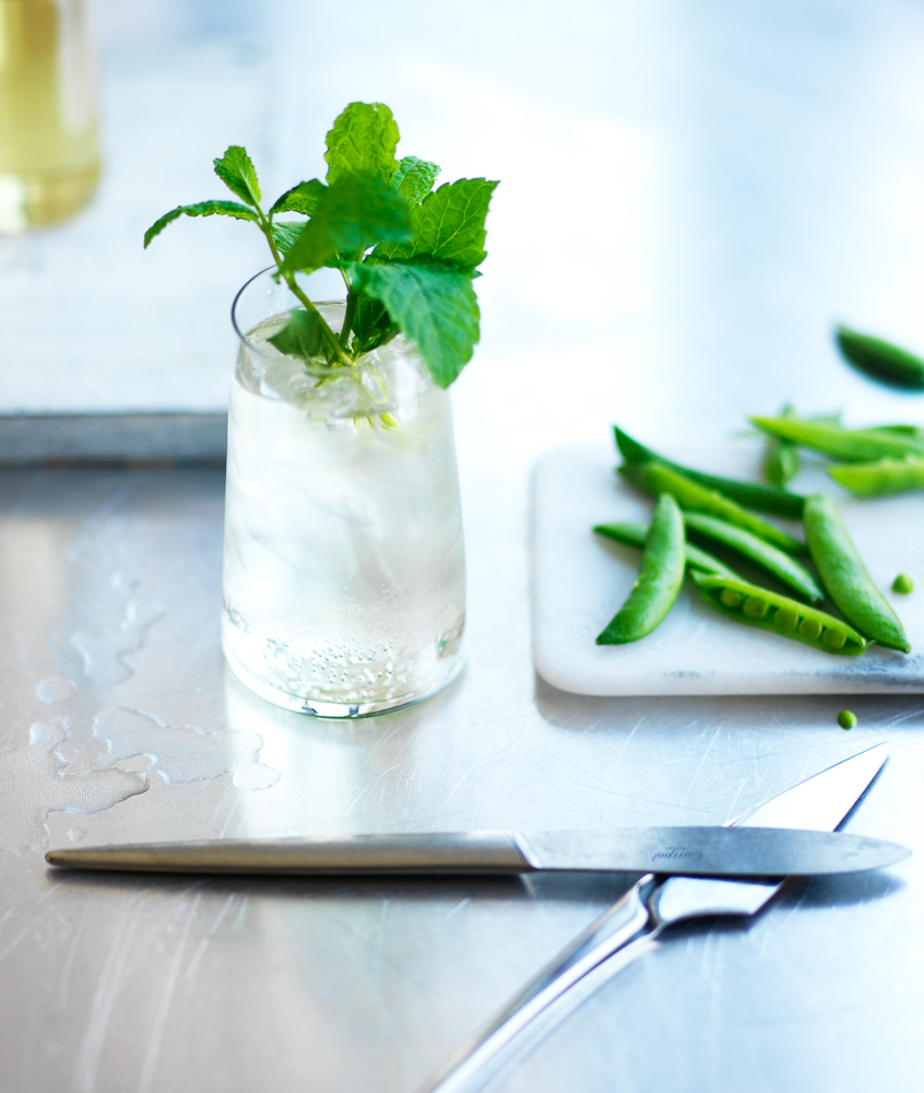 Pea cocktail with mint
