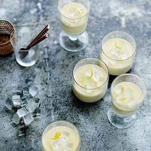 Gin and Tonic Lemon Pot Smoothie Drink