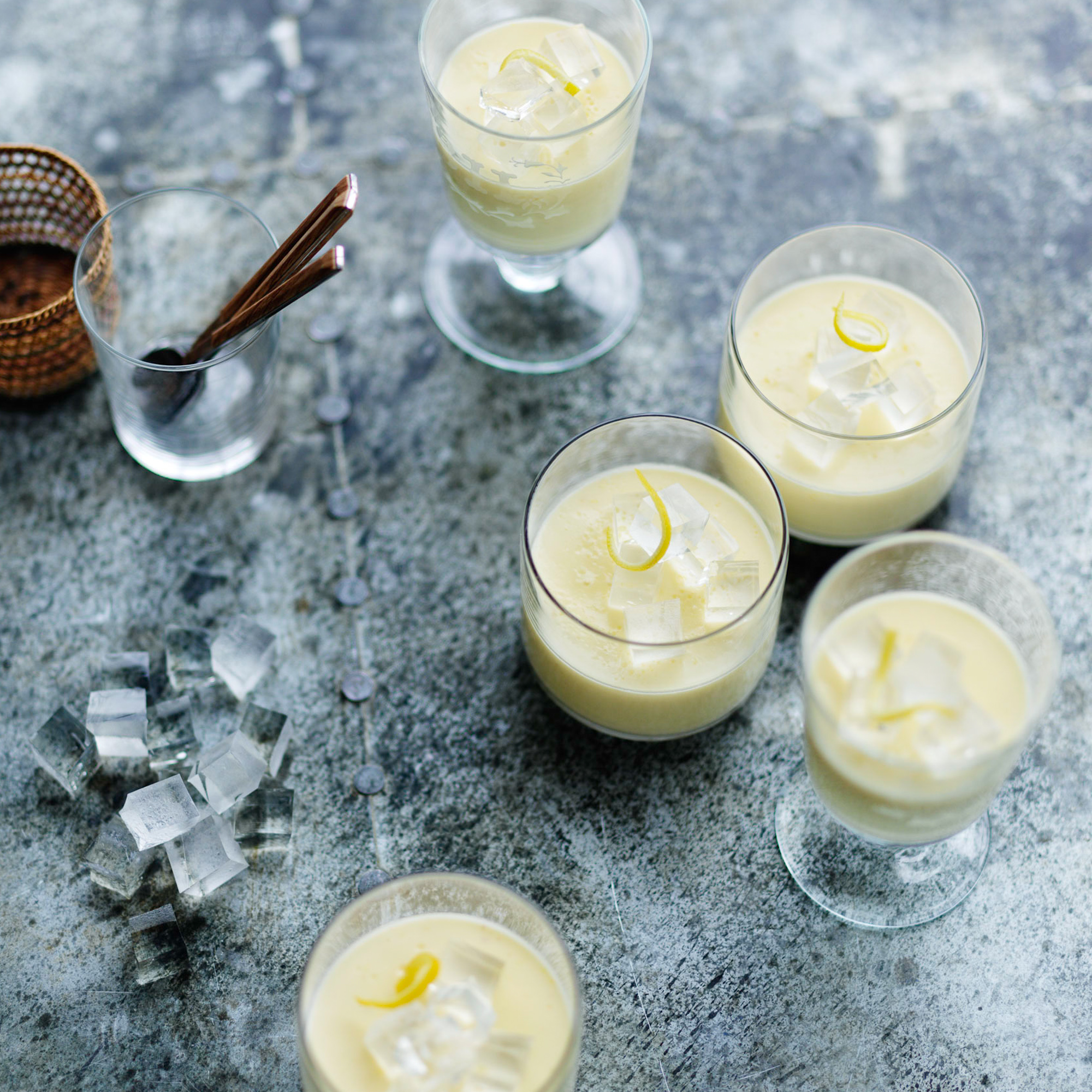 Gin and Tonic Lemon Pot Smoothie Drink