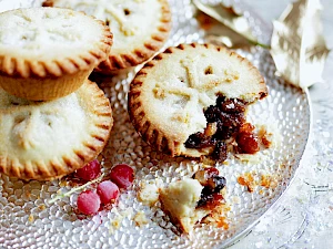 Mince Pies and Gold Holly