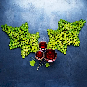 Lidl Christmas Grapes and wine in shape of holly